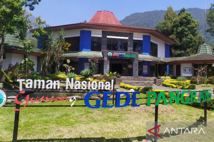 Pendakian Gunung Gede Via Cibodas Ditutup