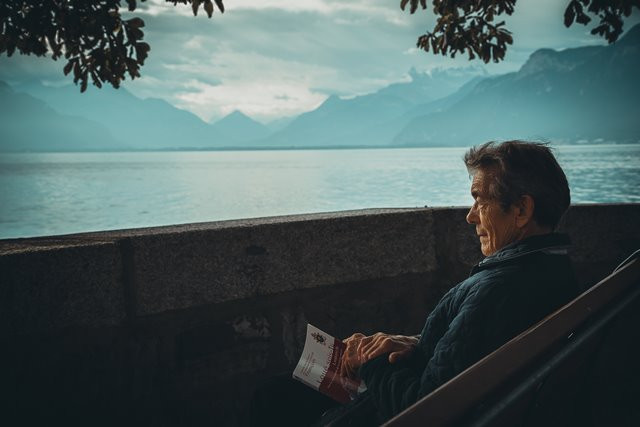 Dr. Zulkarnain Barasila beberkan pengobatan TBC bagi lansia. (Foto: Ilustrasi/Dok. Unsplash.com)