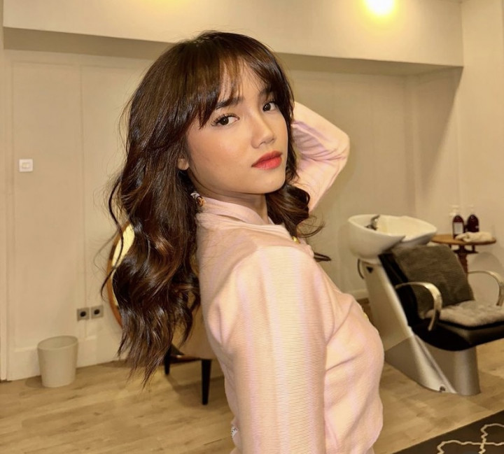 Giliran Fuji Raih Cuan di Sesi Shopee Live Perdana, Berhasil Jual Lebih dari 3 Ribu Produk!