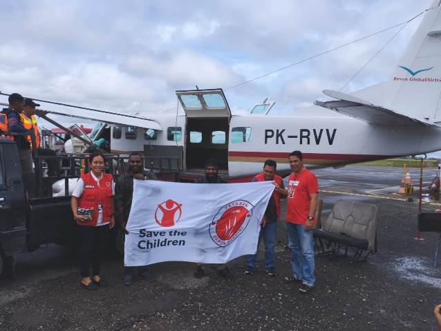 Save the Children dan Yapmi Salurkan Obat-obatan dan Perlengkapan Penting Hadapi Cuaca Dingin