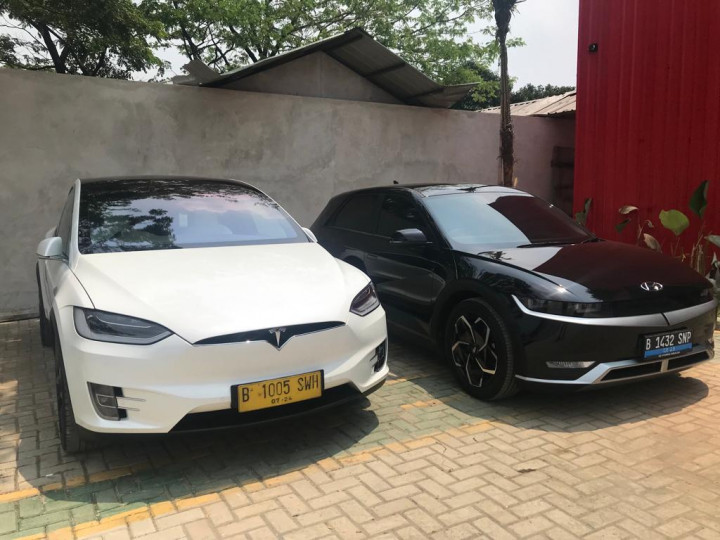 BlueBird Jual Tesla Bekas, Segini Harganya