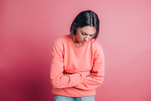 Beda Nyeri Ulu Hati karena Asam Lambung dan Jantung