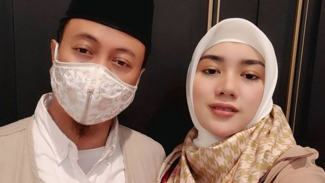 Pergi dari Rumah, Bebi Silvana Buka Konflik dengan Mantan Istri Opick: Ambillah Suamiku!