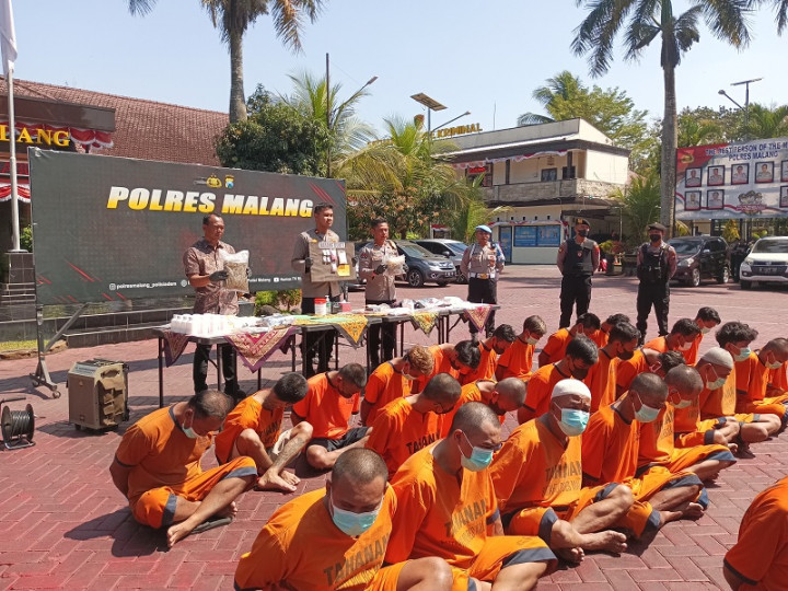 Tanam 10 Pot Ganja, Warga Malang Ditangkap