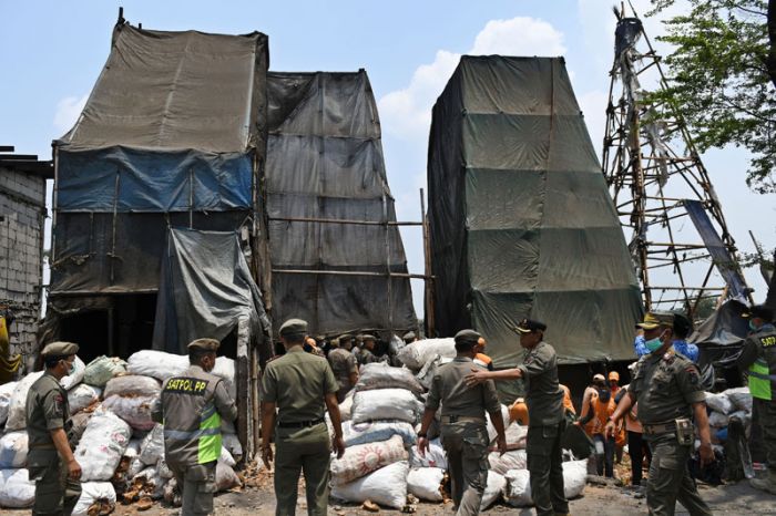 Pabrik Arang di Lubang Buaya Ditutup, Dinilai Mencemari Lingkungan