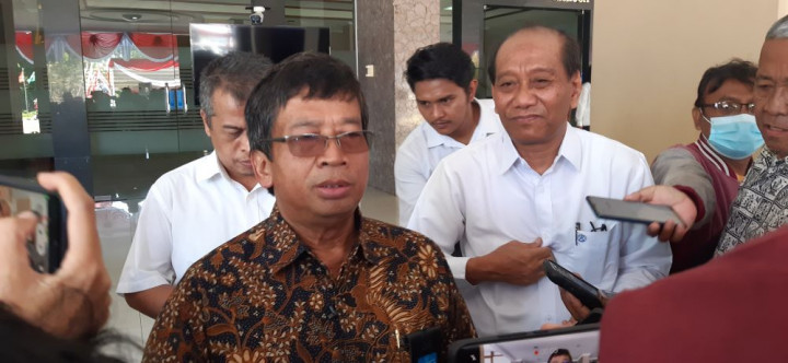 Rektor UNS Akui Tak Mudah Terapkan Aturan Tak Wajib Skripsi