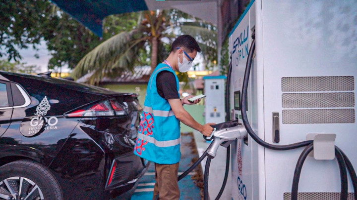PLN Ekspansi Ekosistem Kendaraan Listrik di Jawa Barat