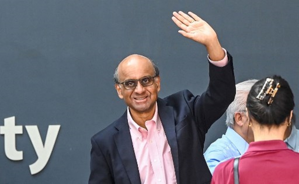 Tharman Shanmugaratnam menjadi warga keturunan India ketiga yang menjadi pemimpin di Singapura.. (Roslan RAHMAN / AFP)