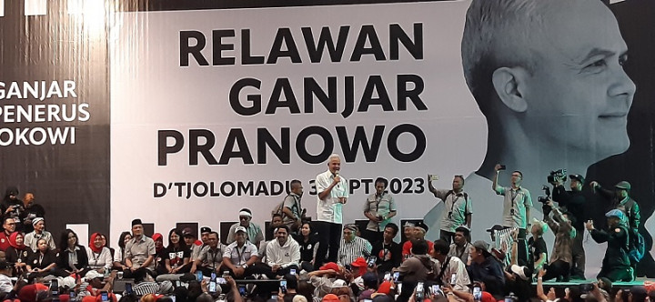 Ganjar Minta Relawan Tak Berdiri di 'Dua Kaki'