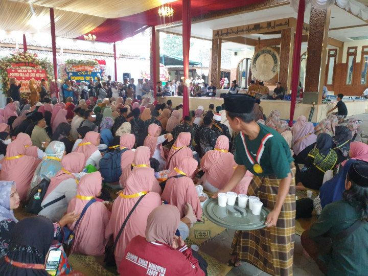 HUT ke-11, Ponpes Ora Aji Asuhan Gus Miftah Pecahkan Rekor MURI