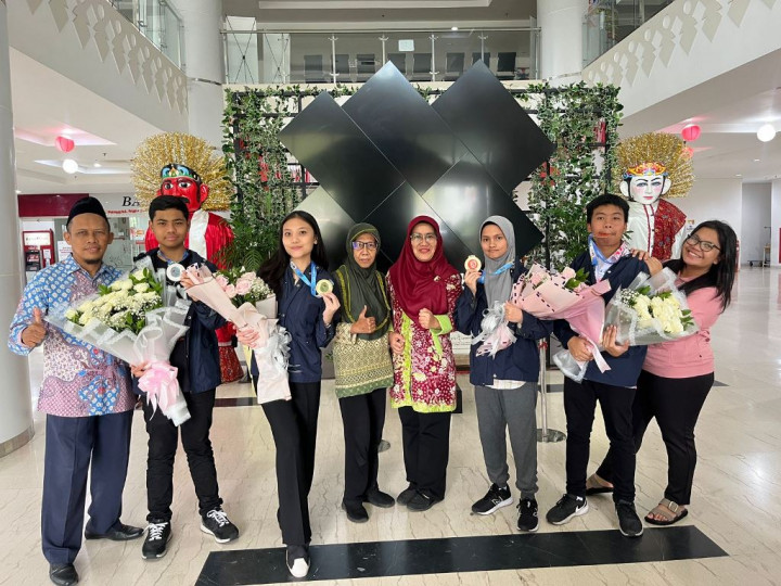 4 Siswa SMAN 8 Jakarta Raih Medali di OSN 2023
