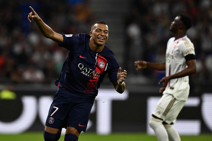 PSG Hantam Lyon 4-1, Mbappe Ukir Dwigol
