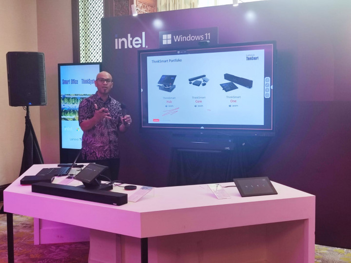 Lenovo Tech Day 2023 Angkat Inovasi Laptop Layar Putar