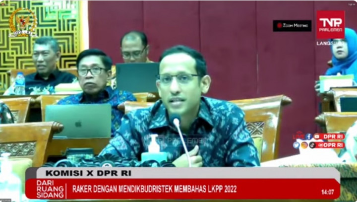 Skripsi Tidak Wajib, Nadiem: Jangan Senang Dulu!