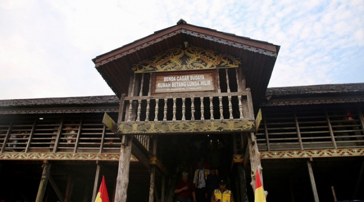 Rumah Suku Dayak Taman Direnovasi Rp20,3 Miliar