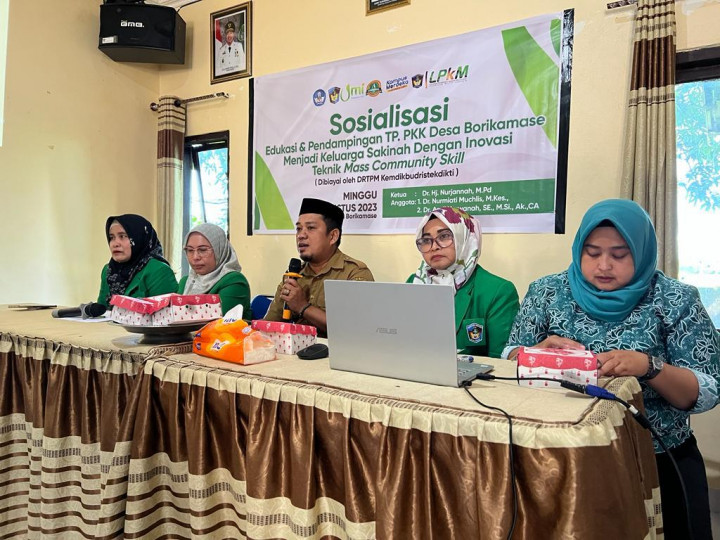 Dosen UMI Berikan Edukasi Menjadi Konsultan Keluarga kepada TP PKK Desa Borikamase