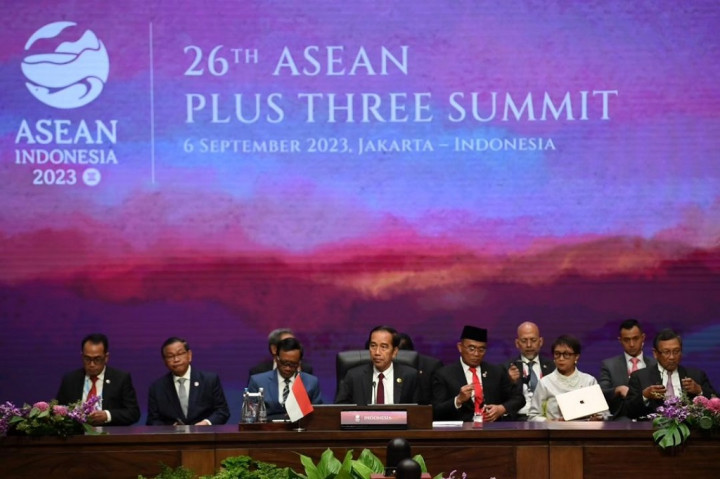 Jokowi Ajak Tiongkok, Jepang, dan Korsel Bangun Ekosistem EV