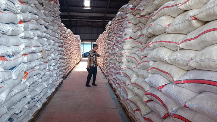 Bulog Cirebon Pastikan Stok Beras Aman hingga Akhir Tahun