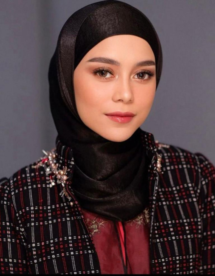 Rintih Tangis Lesti! Shopee Live Jadi Alasan di Balik Air Mata Kebahagiaan Lesti Menyambut Sesi Perdananya