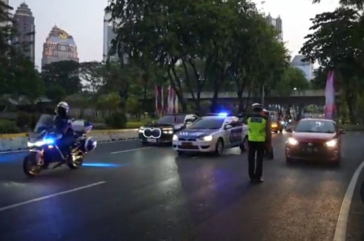 Viral Mobil Polantas Terobos Rombongan KTT ASEAN, Polda Metro: Sudah Ditegur
