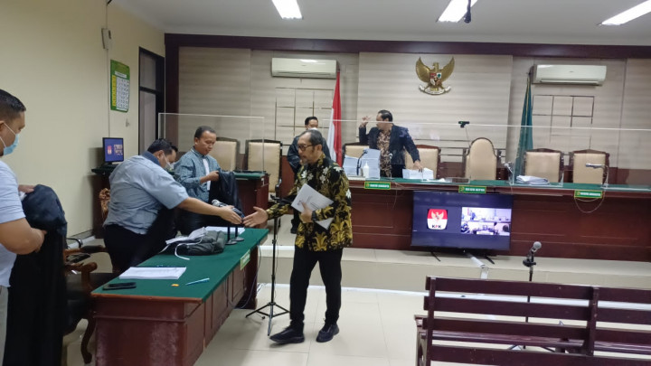 Terlibat Korupsi, Wakil Ketua DPRD Jatim Dituntut 12 Tahun Penjara