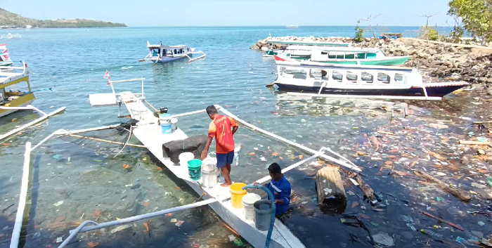 Pulau Battoa Alami Krisis Air Bersih