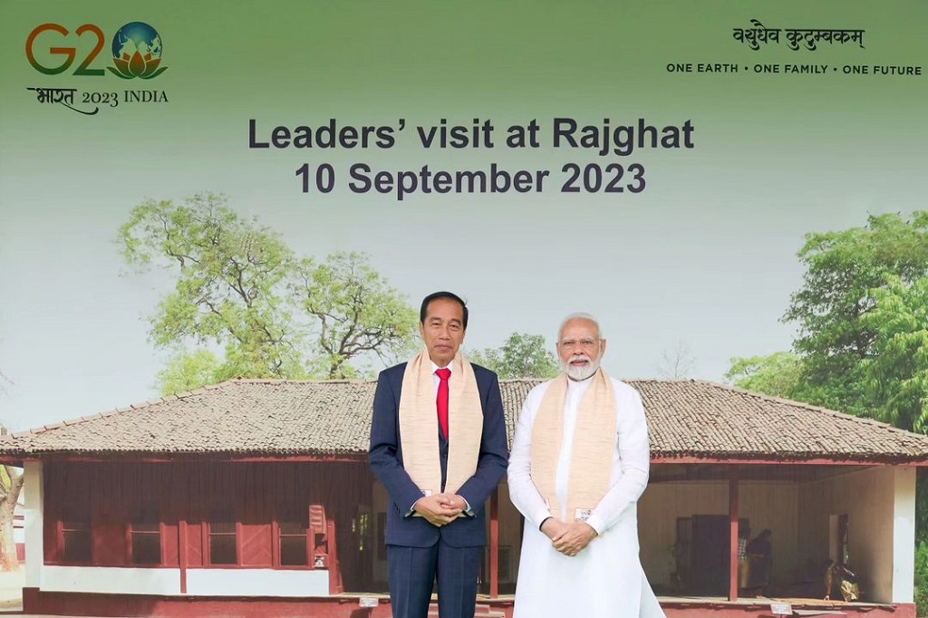 Presiden Jokowi Beri Penghormatan di Mahatma Gandhi Samadhi