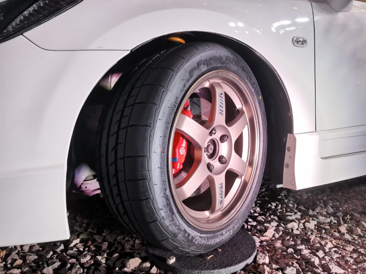 Wajib Tahu Nih! 3 Penyebab Ban Mobil Cepat Rusak