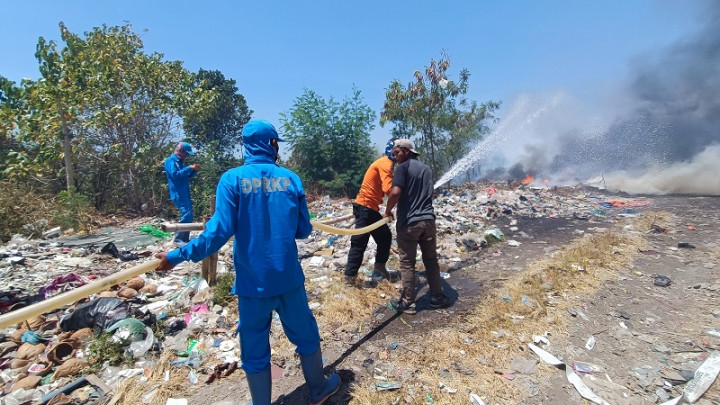 Lahan TPA Kopi Luhur yang Terbakar Mencapai 1,5 Hektare