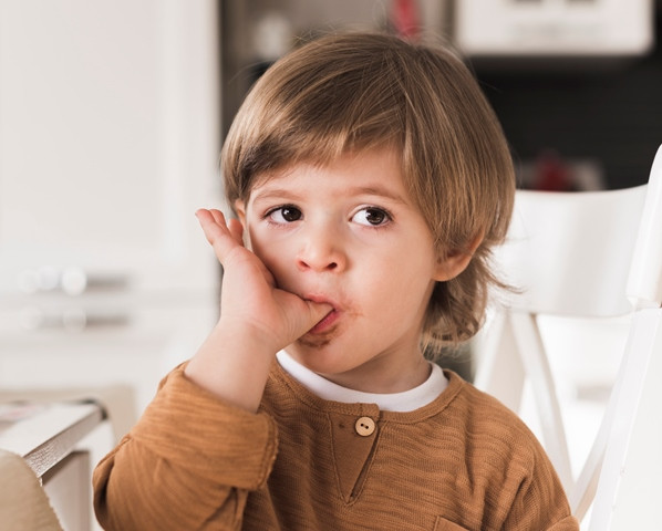 Alasan Anak Mengisap Jempol dan 5 Efek Samping yang Mungkin Timbul