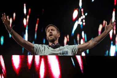 Calvin Harris Menikah dengan Jurnalis