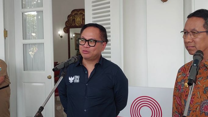 Wakil Menteri BUMN Kartika Wirjoatmodjo menemui Penjabat (Pj) Gubernur DKI Jakarta Heru Budi Hartono di Balai Kota DKI, Jakarta Pusat. Medcom/Kautsar