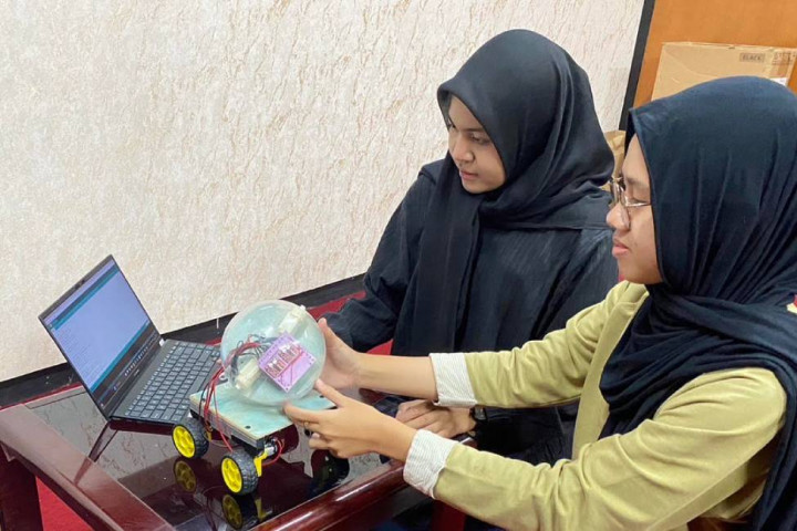 Mahasiswa Unpad Rancang Ofelos Larvasida Ball, Robot Pembasmi Larva Aedes Aegypti