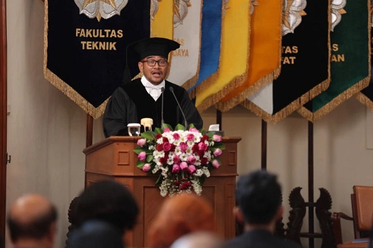 UGM Kukuhkan Prof. Himawan Sebagai Guru Besar Bidang Ilmu Pengolahan Bahan Mineral
