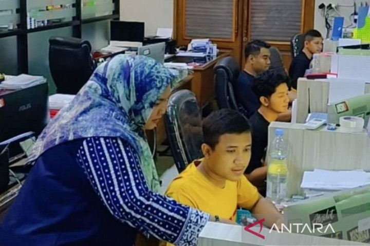 Kelurahan di Solo Uji Coba Pelayanan Hingga Malam