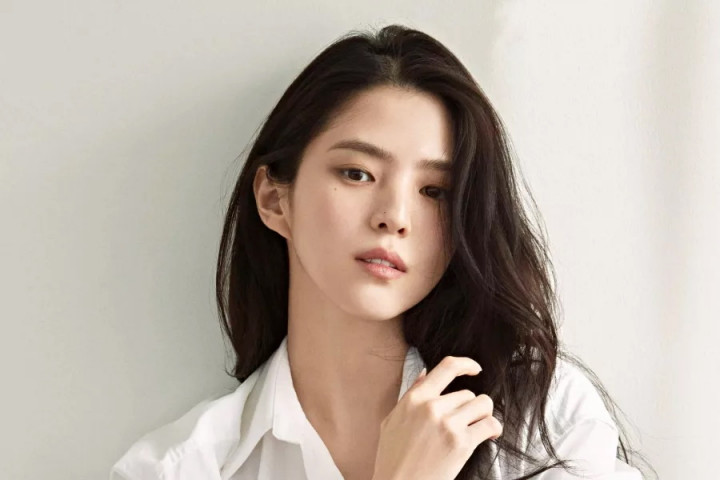 Lagi Syuting Gyeongseong Creature 2, Han So Hee Positif Covid-19