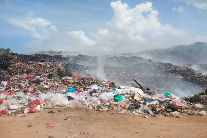 Sudah 11 Hari Kebakaran di TPA Gunung Sadai Belum Juga Padam