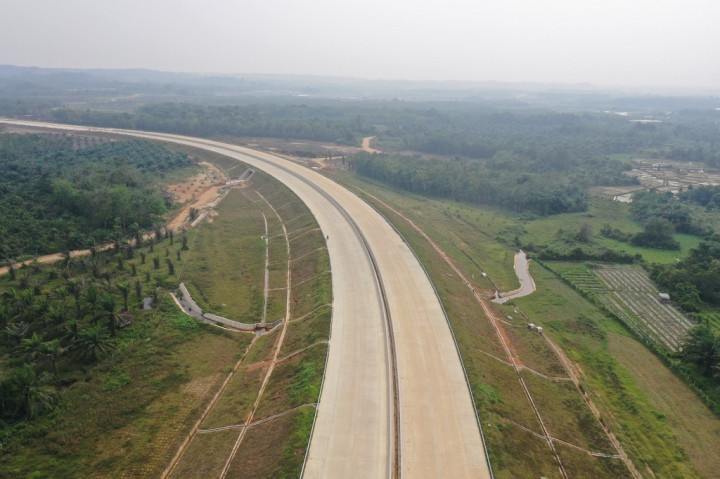 Di Atas Lembah, Jalan Tol Bangkinang-Koto Kampar Suguhkan Panorama Indah
