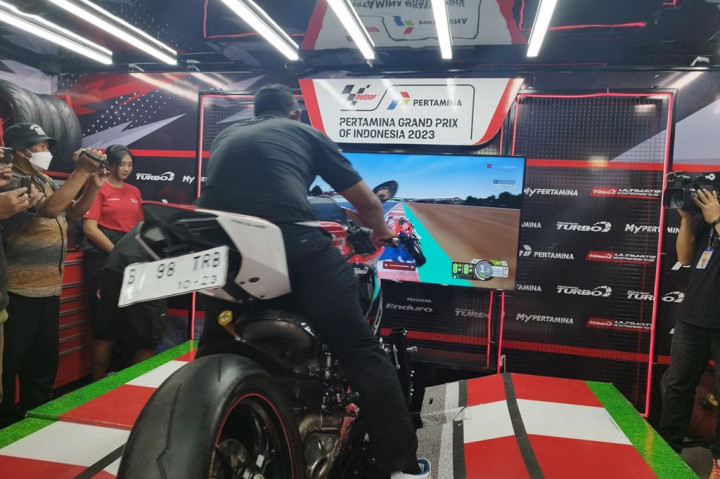 Keseruan Warga Jogja Jajal Simulasi MotoGP