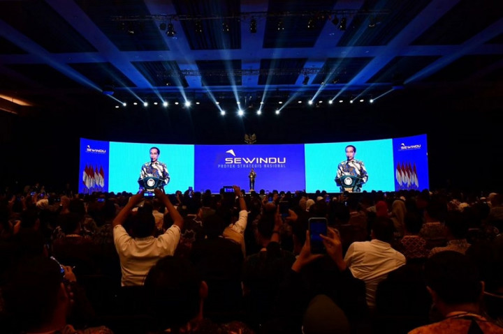 Foto Terpopuler: Jokowi di Acara Sewindu PSN hingga Wasit Perempuan Pimpin Piala Asia 2023