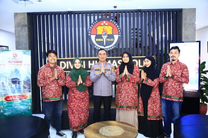 Peringatan HUT Humas Polri, Jurnalis <i>Medcom.id</i> Diberangkatkan Umrah