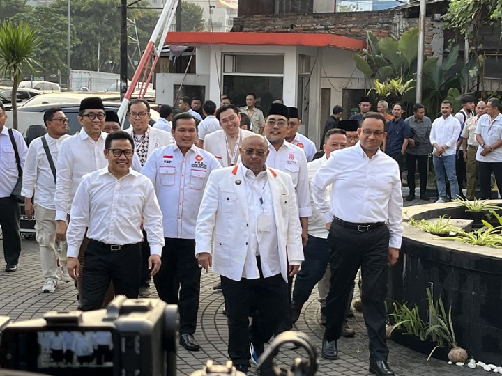 Gema Selawat Mengiringi Ketibaan Anies dan Cak Imin di Markas PKS