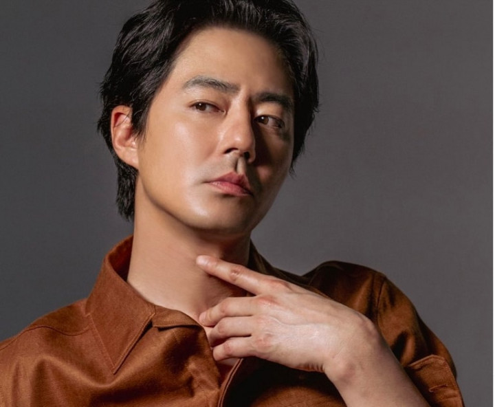 Bintang 'Moving' Jo In Sung Dirumorkan Menikah, Agensi: Tidak Masuk Akal