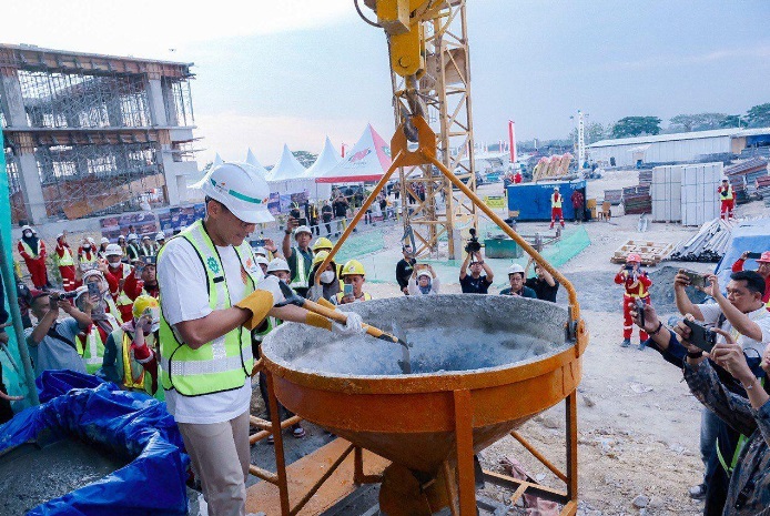 Menparekraf Sandiaga Uno saat mengunjungi Poltekpar. Dok. Kemenparekraf
