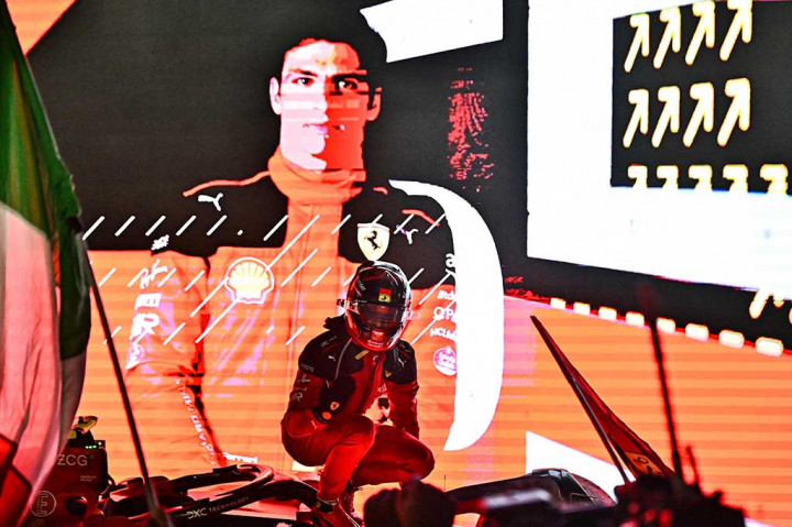 Sainz Menangi GP Singapura untuk Akhiri Rentetan Kemenangan Red Bull