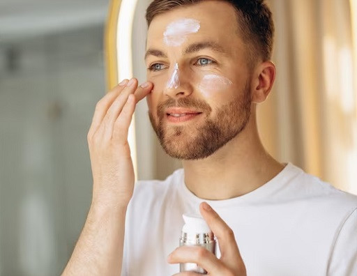 Siapa Bilang Kulit Pria Tidak Butuh Perawatan? Berikut Urutan Skincare yang Benar