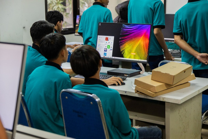 Global Service Month, Lenovo dan Pemda Sediakan PC untuk Komunitas Sosial