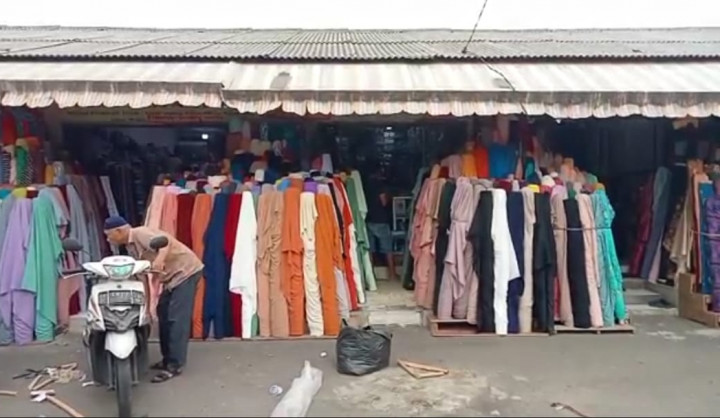 Penjualan Online, Pasar Tekstil di Tangerang Sepi Pembeli
