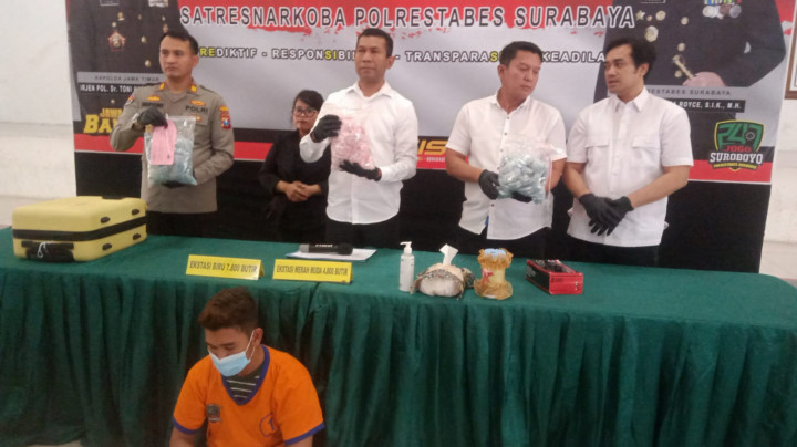 Pengedar Narkoba Jaringan Jawa-Sumatra Dibekuk dengan 12.600 Butir Pil Ekstasi