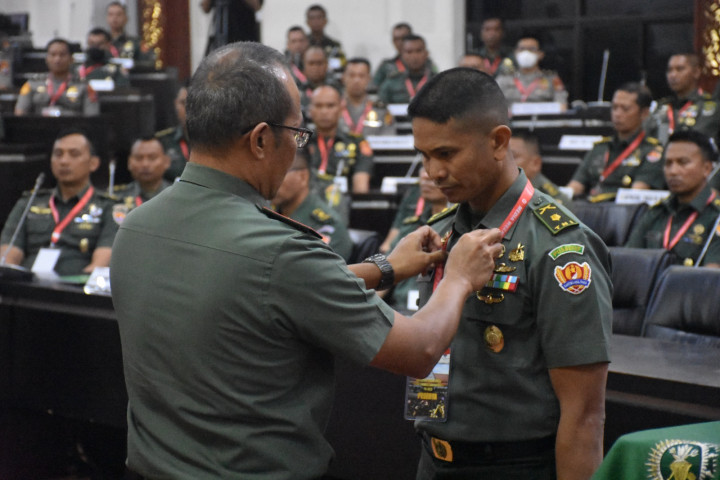 Siswa Seskoad Dilatih Kemampuan Komunikasi dan <i>Media Handling</i> bersama Media Group